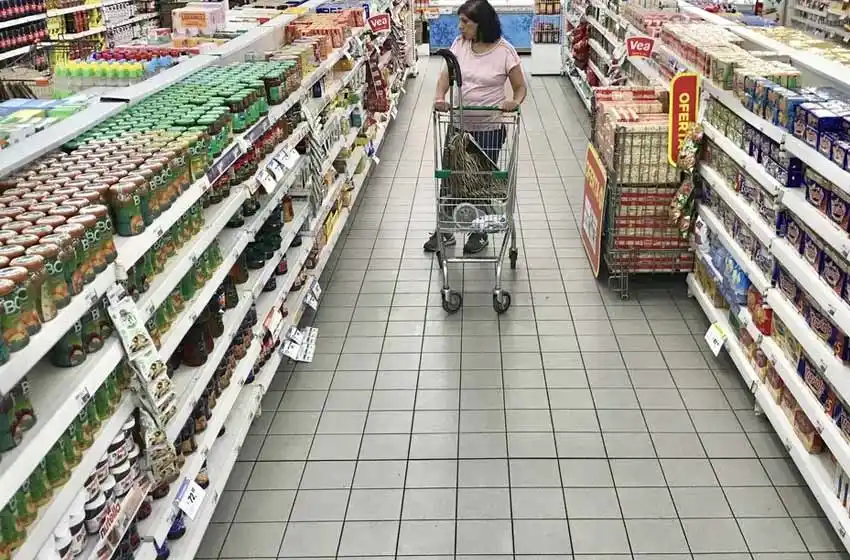 Para un economista, la inflación anual será del 65%