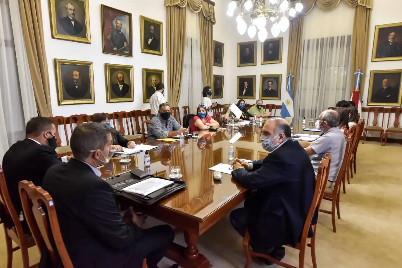 El Gobierno provincial ofreció un 33% de aumento a los docentes