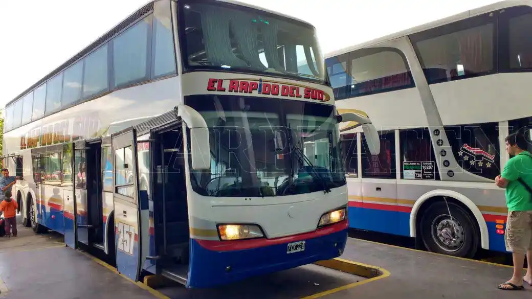 Los choferes de micros levantaron el paro en el servicio del Rápido del Sud