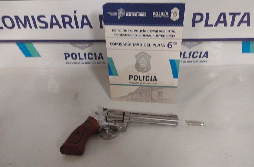 Vestido con piloto negro, andaba a los tiros en el barrio Ameghino