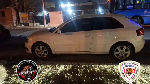 Una pelea callejera por un auto de alta gama terminó con dos jóvenes detenidos en zona noroeste