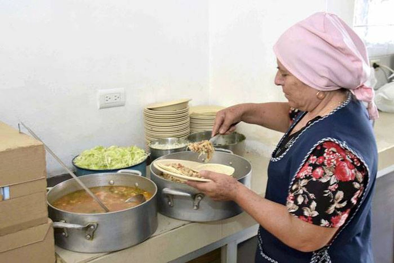 Reclaman que las cocineras reciban en febrero la vacunación junto con los docentes