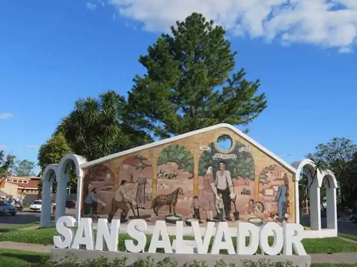 San Salvador también restringe el ingreso de proveedores de zona de circulación viral