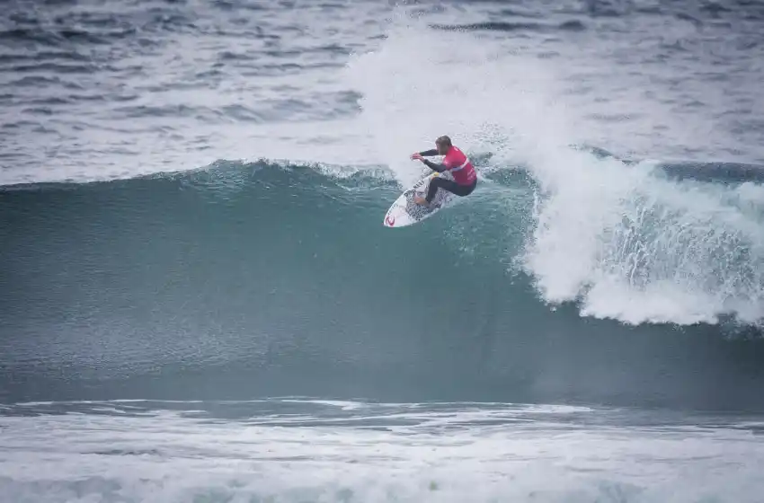 Surf: Lele Usuna continúa en carrera en el Pantin Classic Galicia Pro