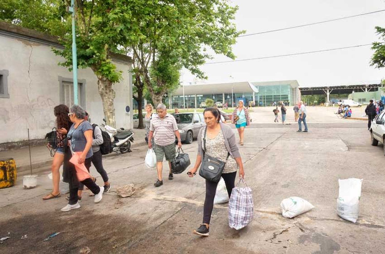 El sindicato de maleteros no avala el bloqueo a la terminal