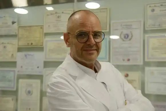 Prisión domiciliaria para Rubén Mühlberger, el "médico de los famosos"