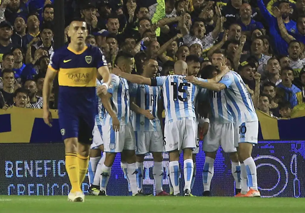 Racing ganó en la Bombonera  y acentuó las dudas de Boca 