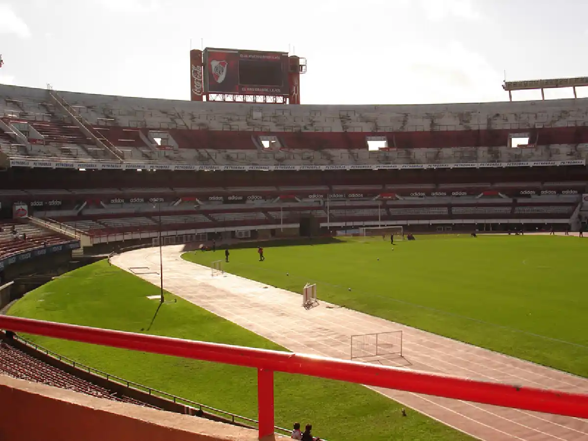 Hallaron muerto a un hincha en el “Monumental”