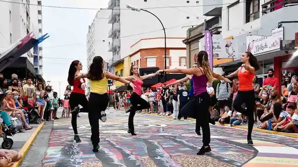 Convocatoria para artistas callejeros por la temporada