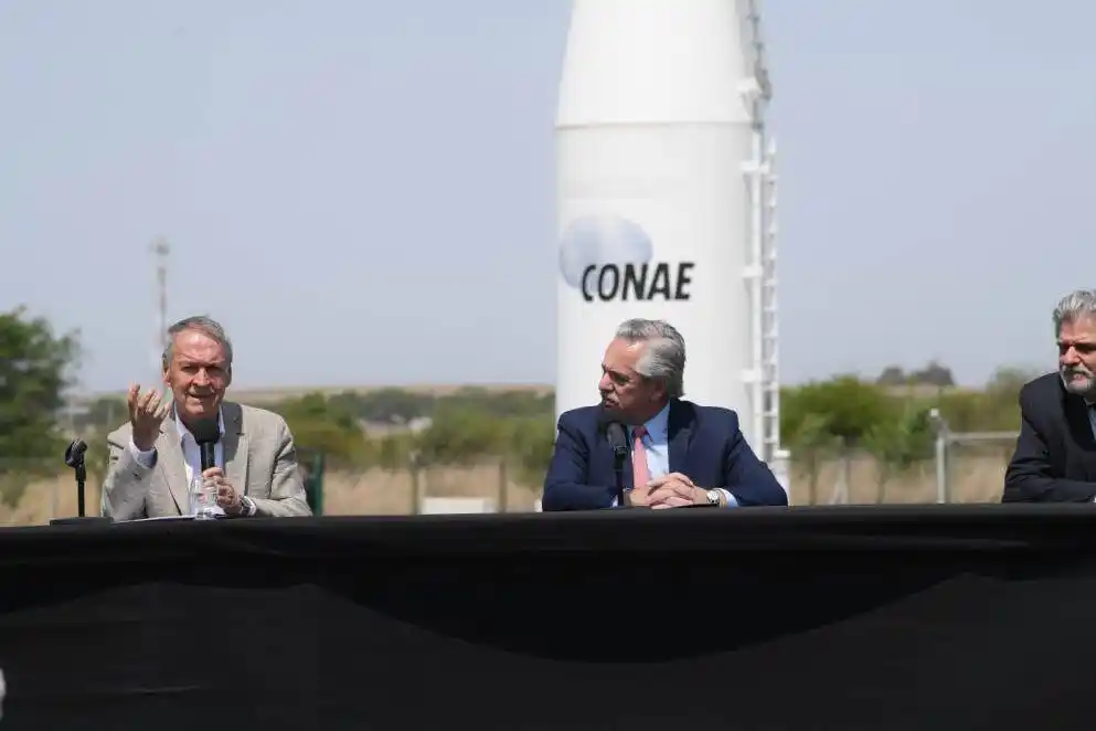 Tronador II: Junto al presidente, Schiaretti destacó las potencialidades del país en desarrollo aeroespacial