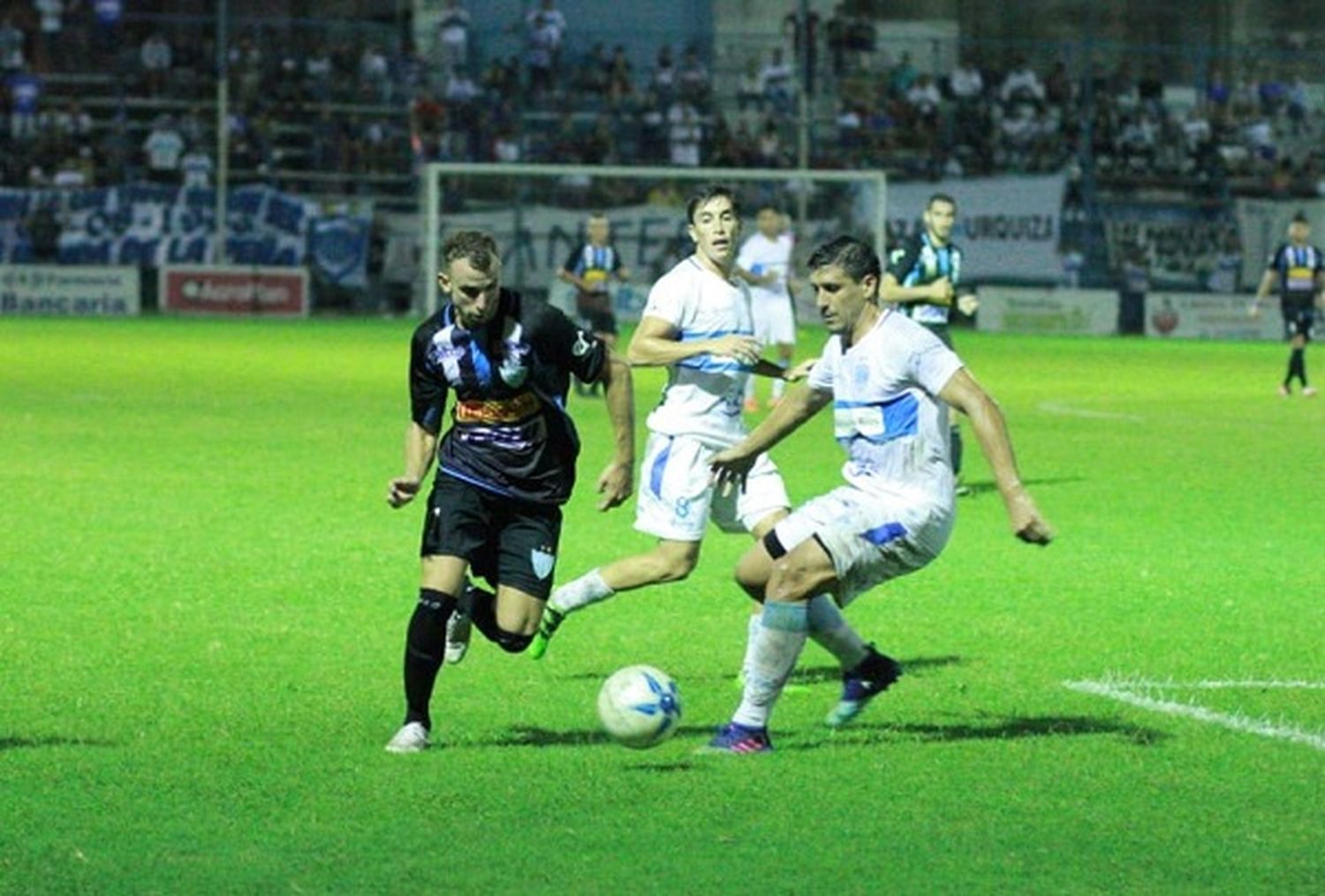 Juventud no pudo con Gimnasia y la serie quedó abierta para la revancha