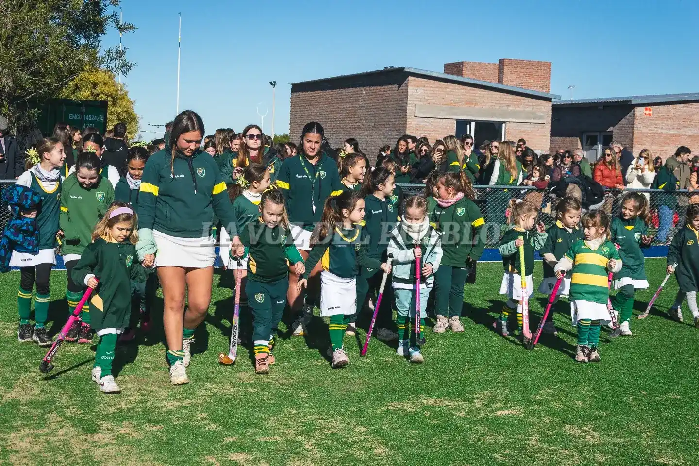 Inauguraron la cancha de césped sintético del TARHC
