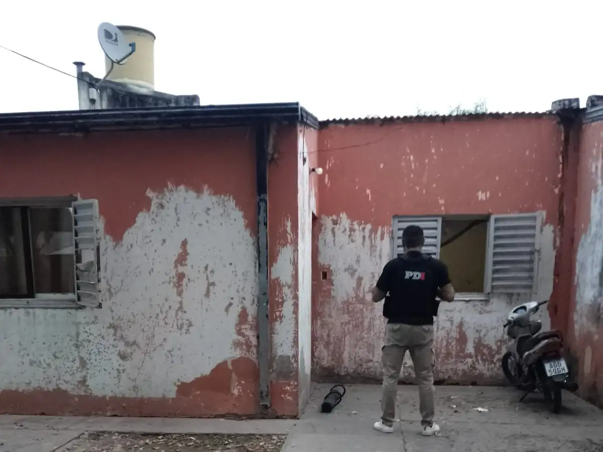 Detuvieron a una mujer por microtráfico y tenencia de armas tras un allanamiento - 2