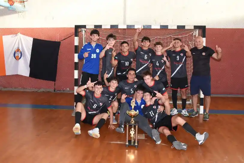 Defensa Tandil obtuvo el Súper 4 en juvenil masculino