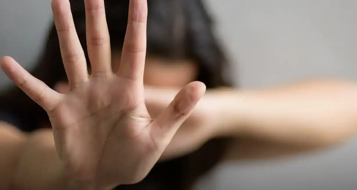 Atacó sexualmente durante más de dos años a su propia hija menor de edad: seguirá en prisión preventiva