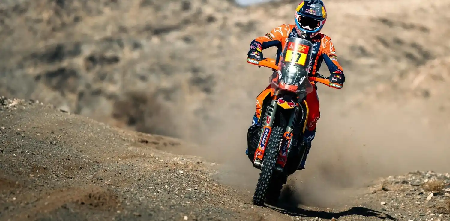 Luciano Benavides volvió a quedar en lo más alto en la Etapa 9 en Motos