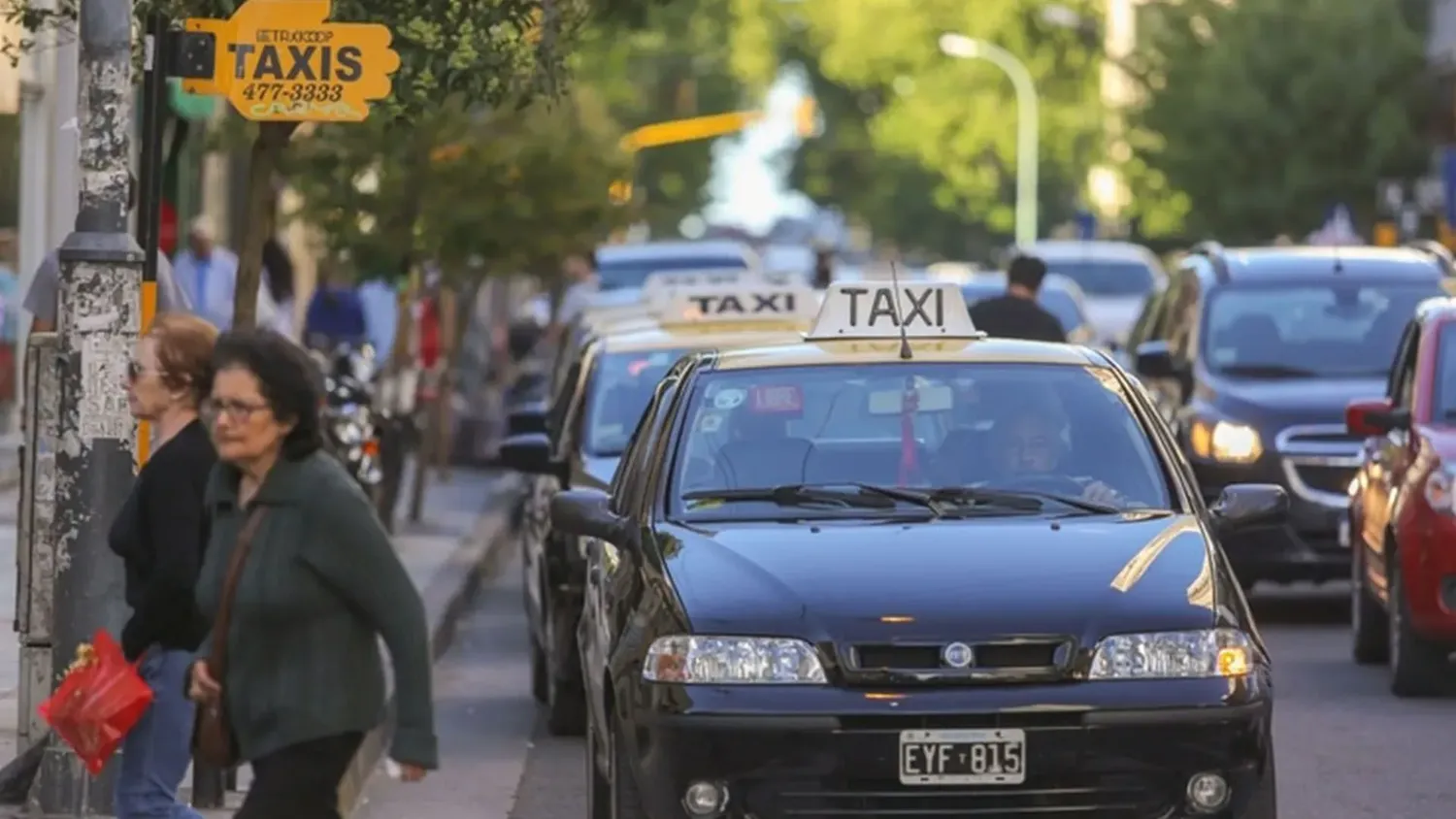 Aunque las condiciones económicas no acompañen, los taxistas de Mar del Plata siguen firmes al volante