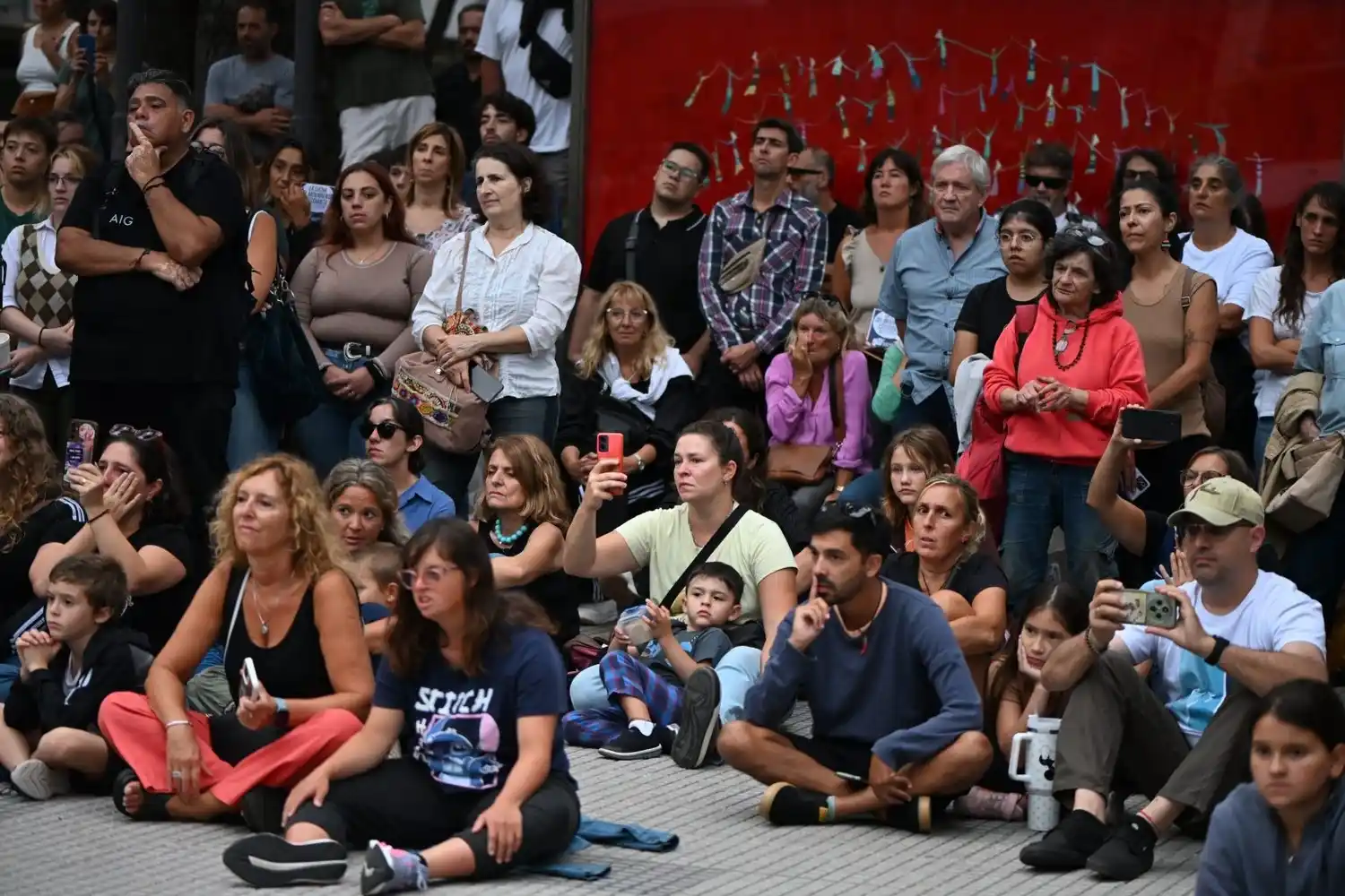 La jornada incluyó actividades culturales, intervenciones artísticas y la participación de autoridades y organismos de derechos humanos.