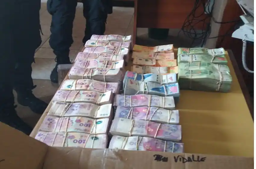 Secuestraron más de 7 millones a bordo de un supuesto remis en la ruta 33