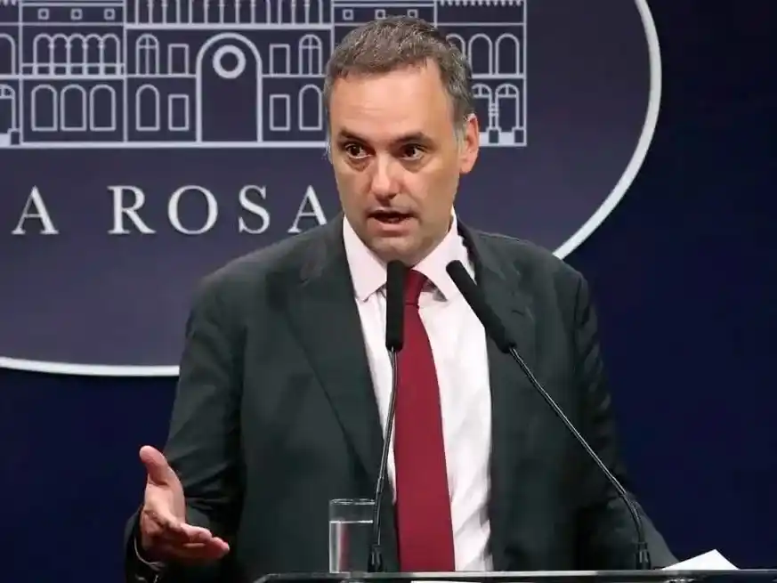 Manuel Adorni, el flamante Jefe de Ministros volvió a ser vocero este viernes.