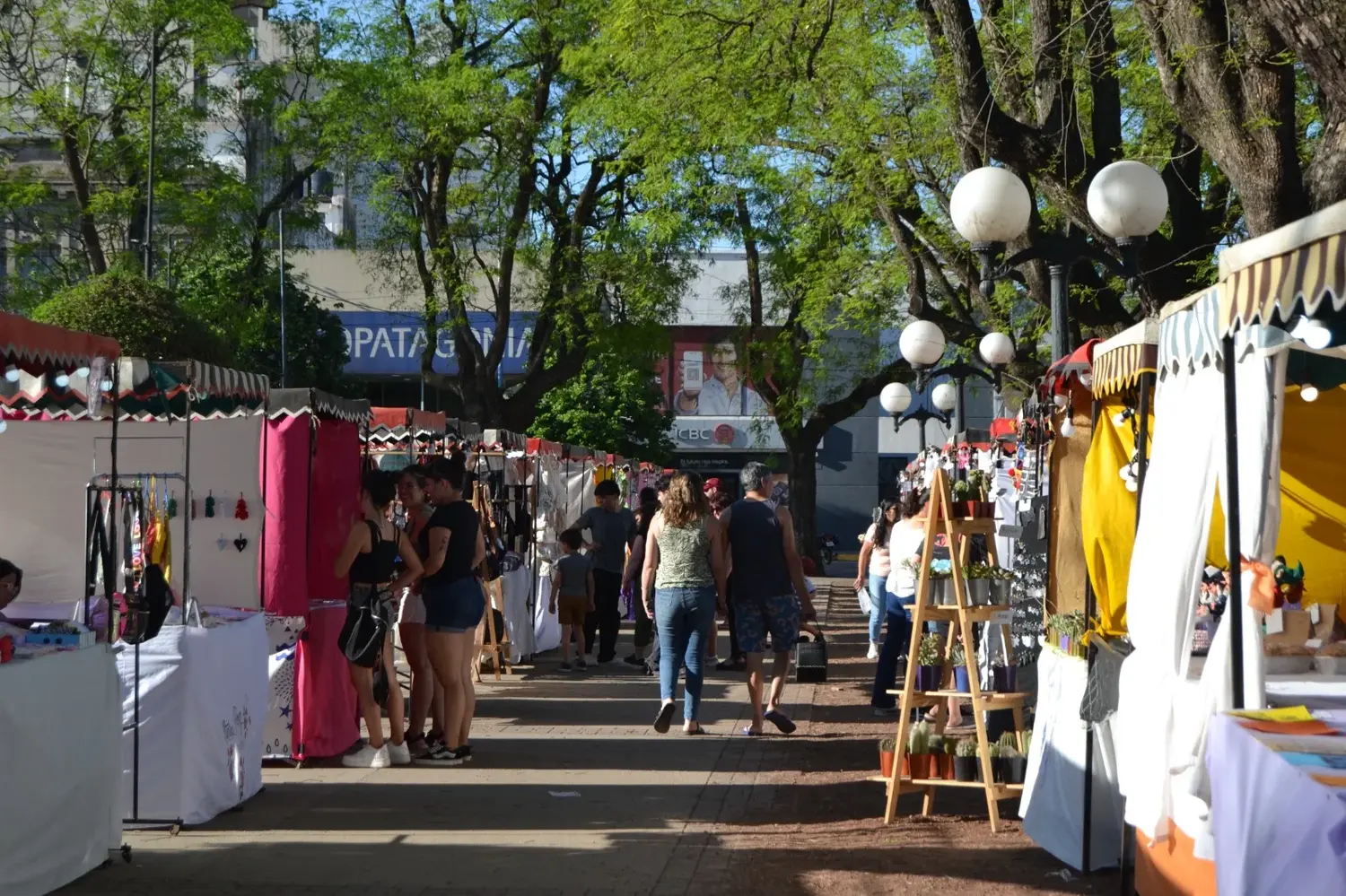 Plaza Feria vuelve este fin de semana a la Plaza 25 de Mayo