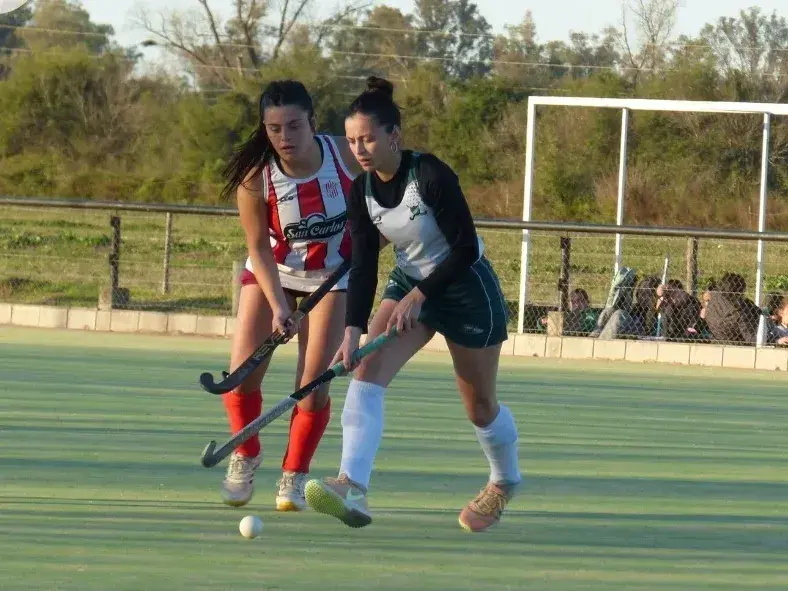 Las Leonas julienses empataron 2 a 2 con Cultural de Arroyito  y cayeron luego en los penales australianos.  Foto: Todo a Pulmón