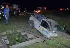 Choque con un tren y milagro en Cuatro Esquinas