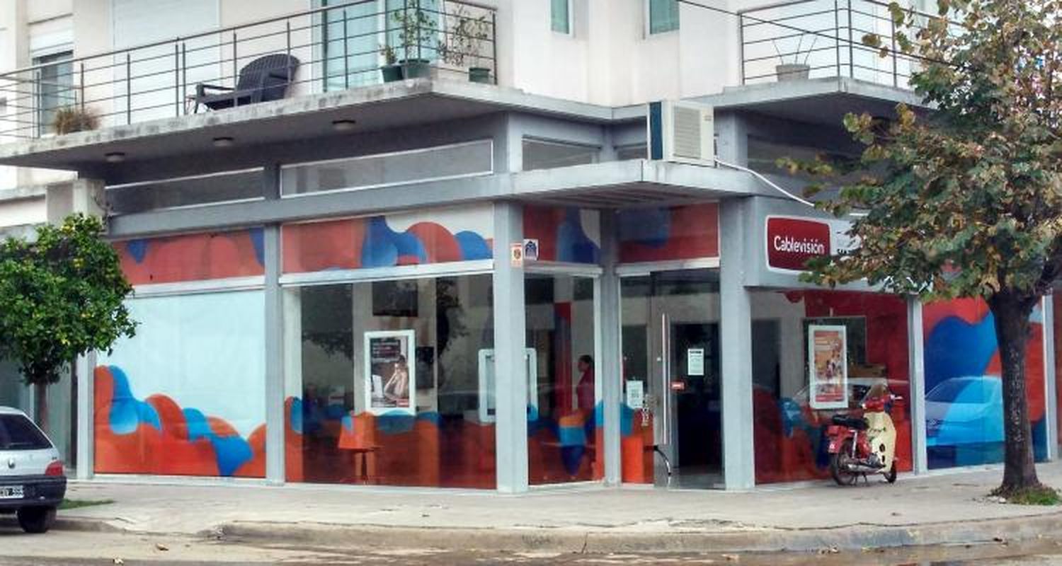 Problemas con Cablevisión y Fibertel en la zona céntrica por corte de fibra óptica
