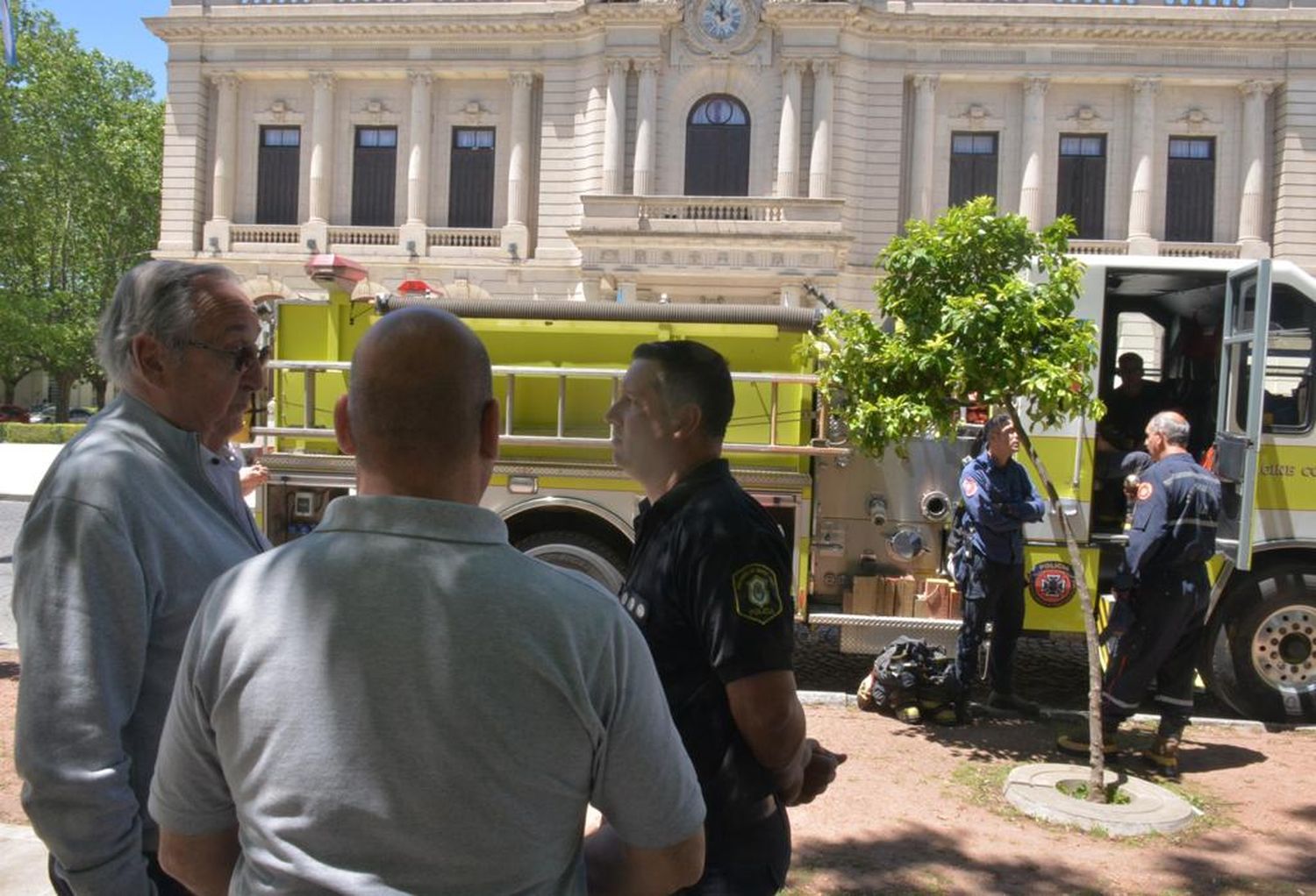 Autoridades municipales y responsables de los diferentes cuerpos de bomberos del partido fueron los encargados de brindar detalles del plan previsto para esta temporada.