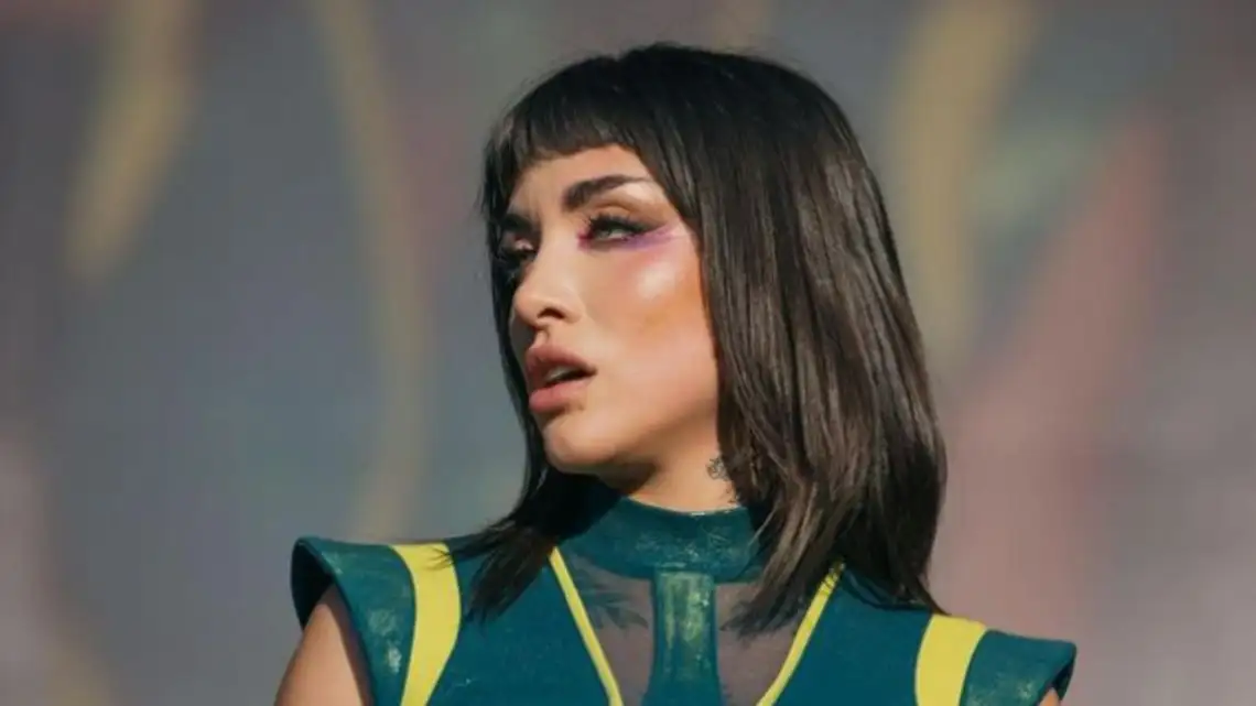 María