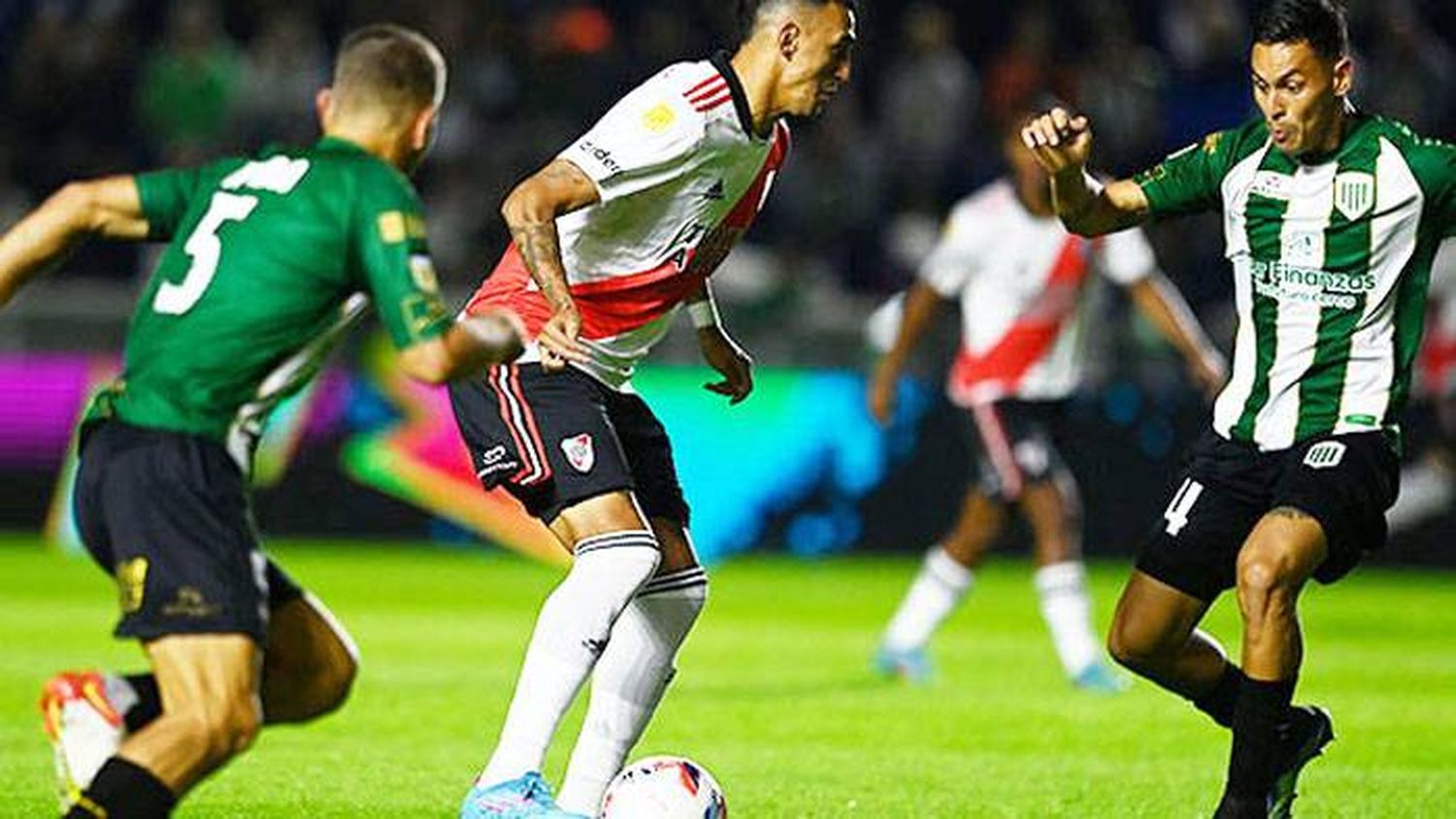 River y Banfield, confirmado para jugar  la semifinal del Trofeo de Campeones