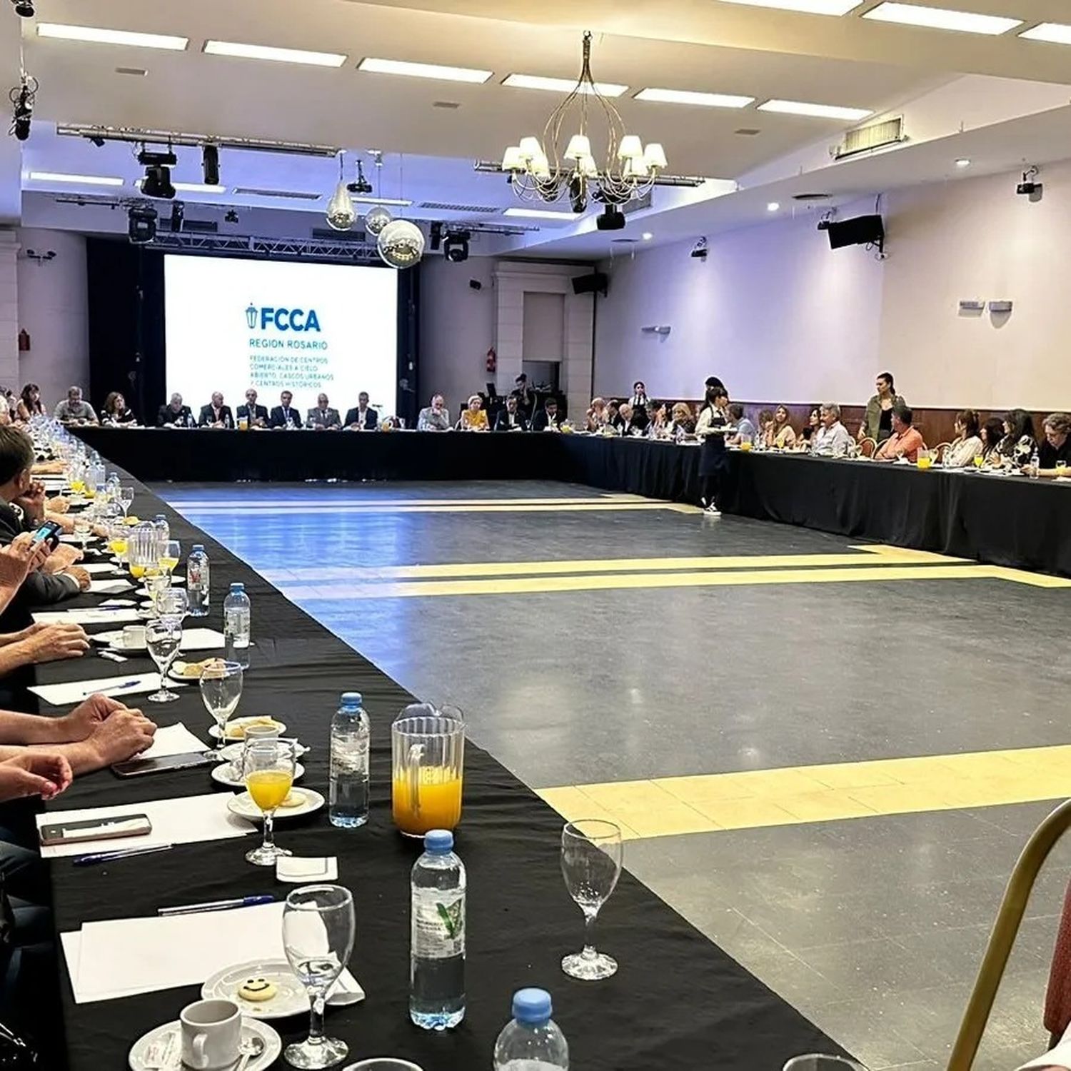 Apoyo al comercio venadense en reunión de empresarios de toda la provincia