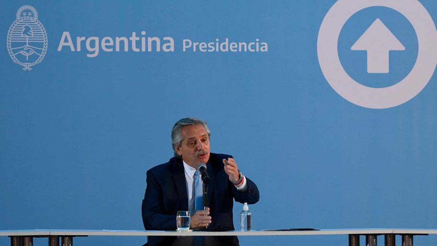 Alberto Fernández: "Vamos a vacunar a 300 mil personas antes de fin de año"