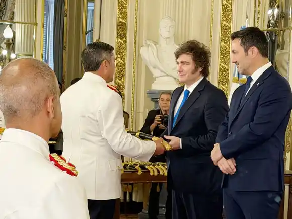 Presti toma Defensa y retiene su estatus militar: un movimiento que rompe esquemas