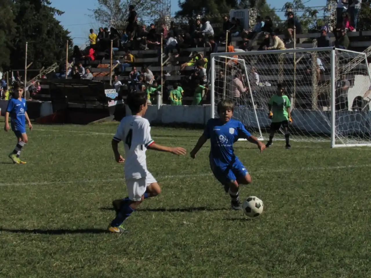 Encarnizados partidos en las distintas categorías se dieron en Gualeguay Central. Una gran concurrencia de público hubo a lo largo de las tres jornadas del torneo Rojo y Negro.