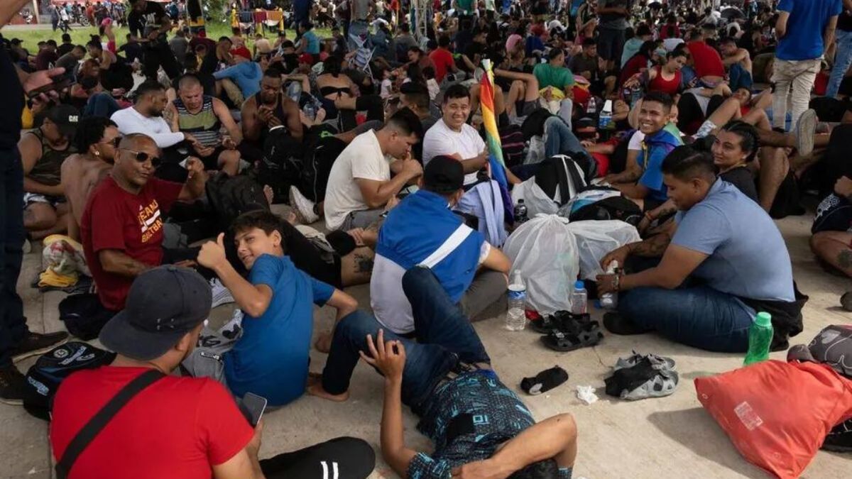 ¿LOS DEJARÁN CRUZAR? 80% de los integrantes de la caravana de migrantes son venezolanos