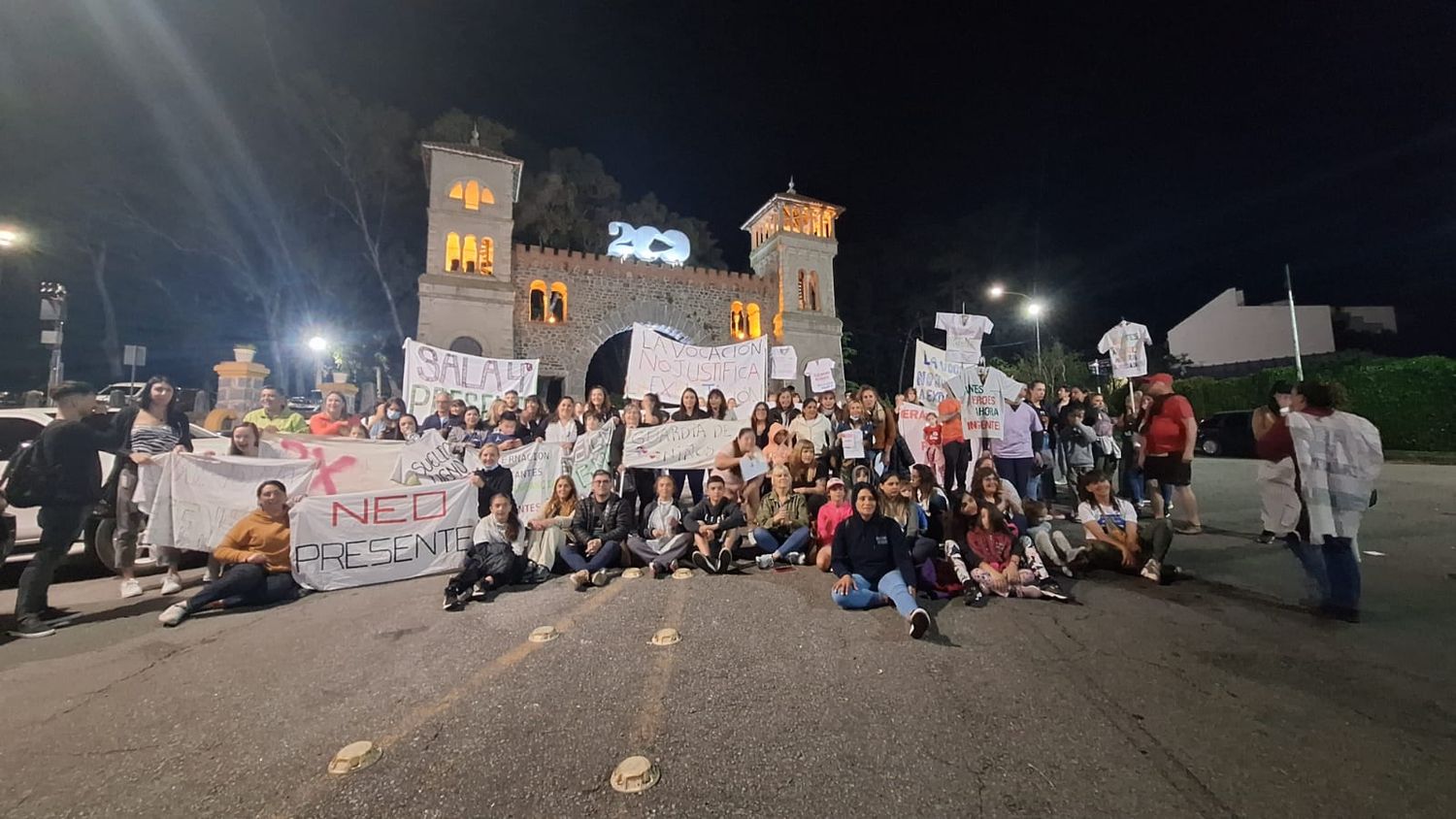 Trabajadores de la Salud hicieron sentir su reclamo en la Diagonal Illia