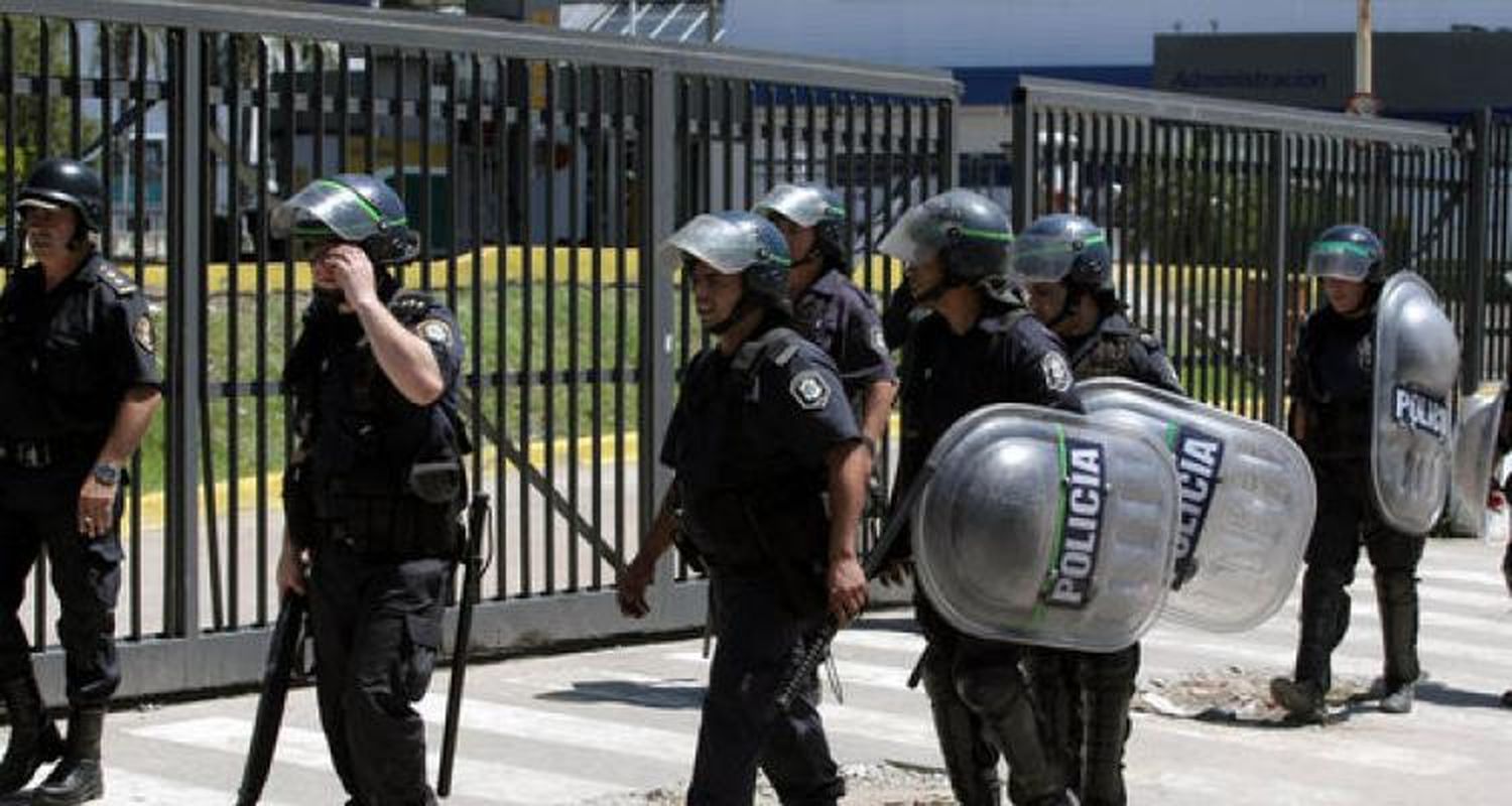 Llegaron 10 policías de Infantería para reforzar la seguridad