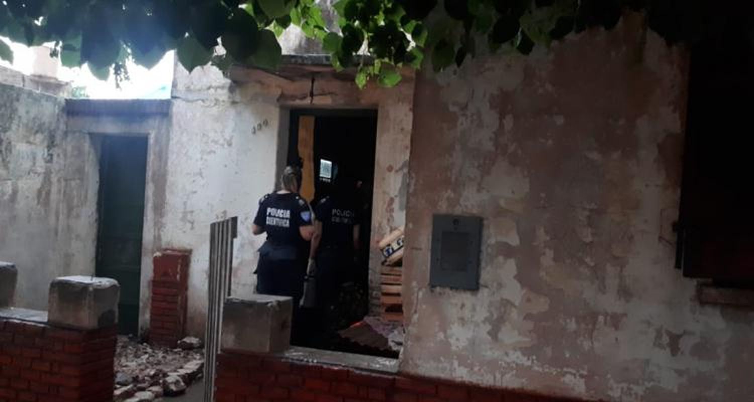 Allanaron una casa tras la denuncia de una mujer que dijo que la trajeron de Córdoba engañada y para prostituirla