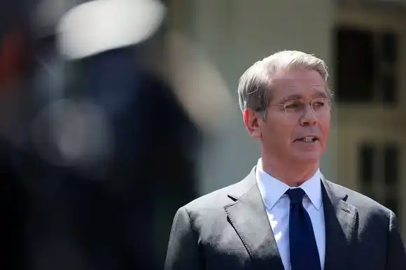 El Tesoro de Estados Unidos volvió a comprar pesos y afirmó salvataje total de US$40.000