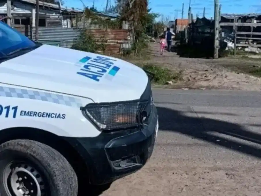 Los investigadores policiales procuran averiguar el paradero del sospechoso.