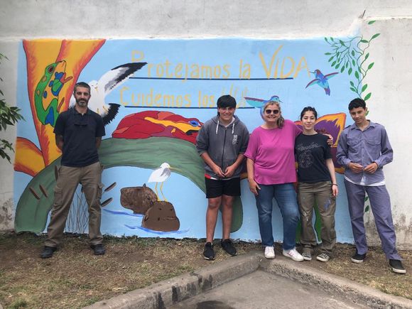 Alumnos pintaron el EcoMural ganador