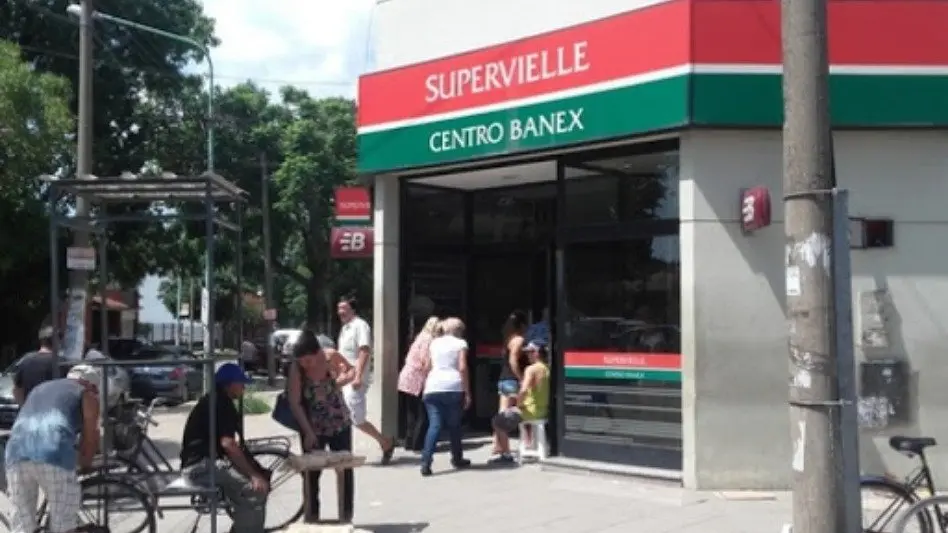 Retención de tareas y otras medidas de fuerza en cadena bancaria 