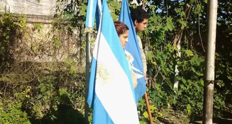 Boy Scouts: Les robaron hasta la bandera argentina