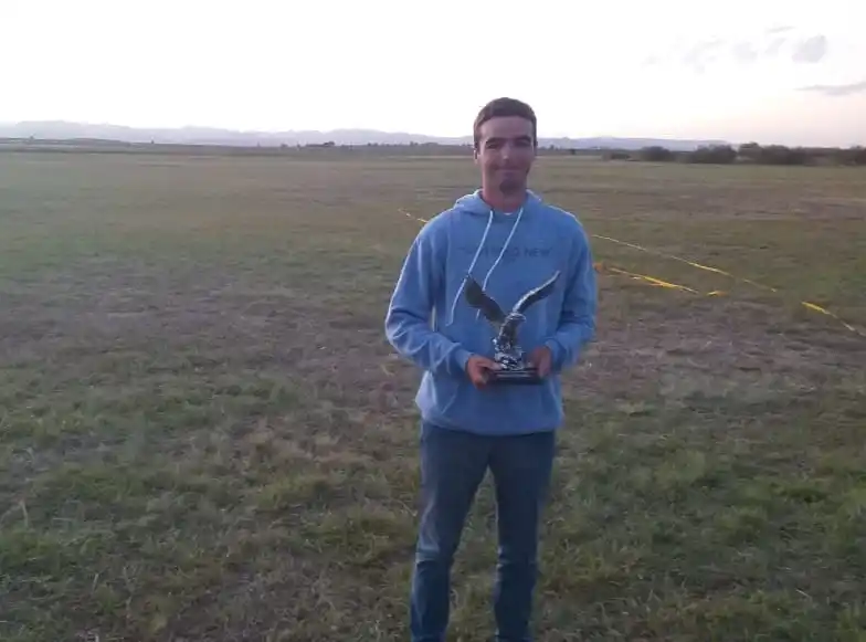 Juan Barros es campeón nacional de aeromodelismo