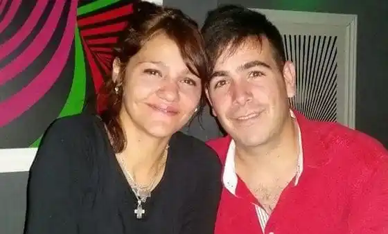 Lo mató su mujer: la había denunciado pero los policías le dijeron "que no sea maricón"
