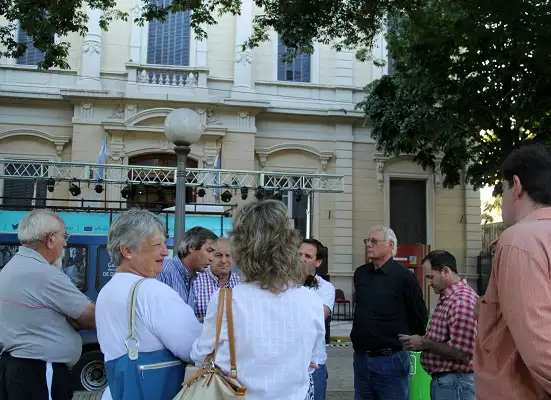 Vecinos cortarán Urquiza al Oeste reclamando por seguridad y servicios