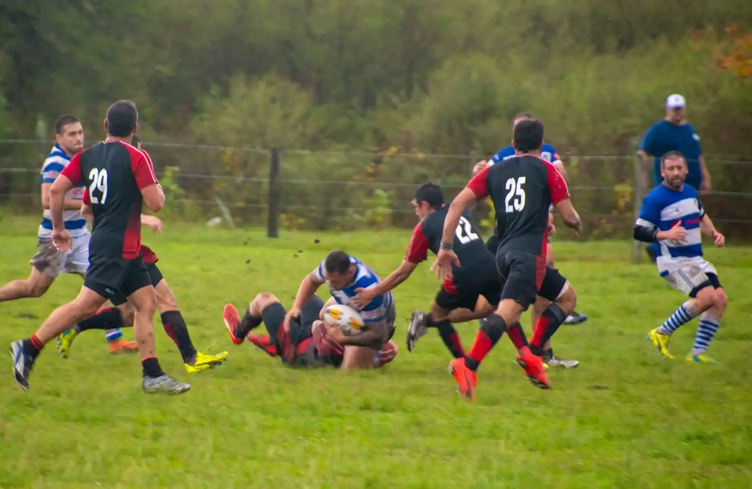 Triunfos de Central Entrerriano y Carpinchos para arrimarse a la punta