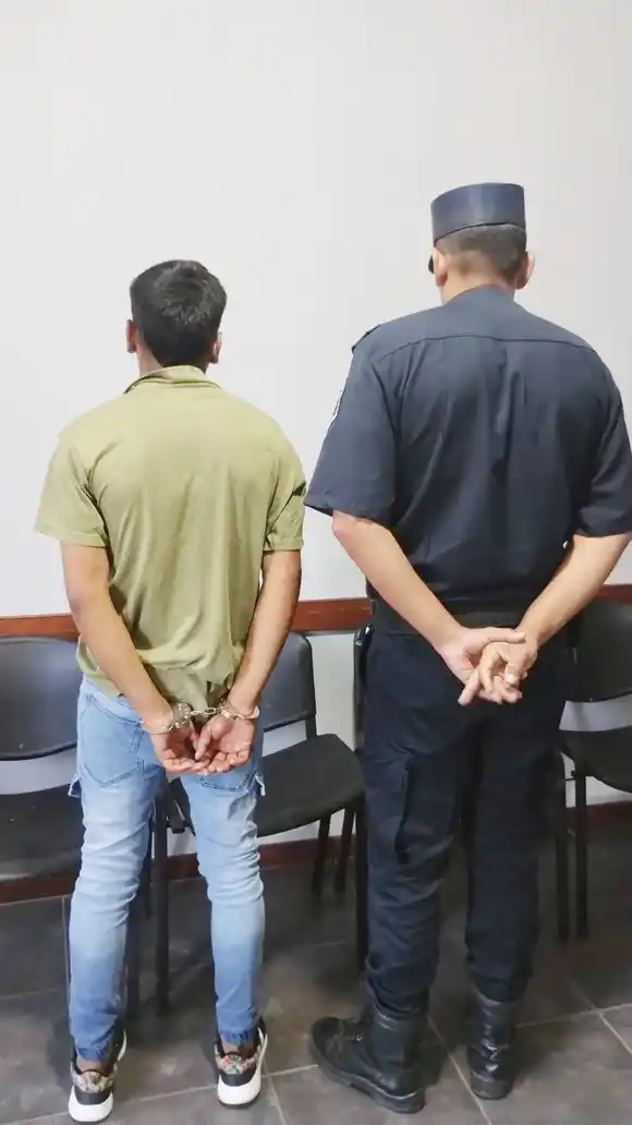 Detenido cuando  intentaba forzar la  cerradura de un automóvil