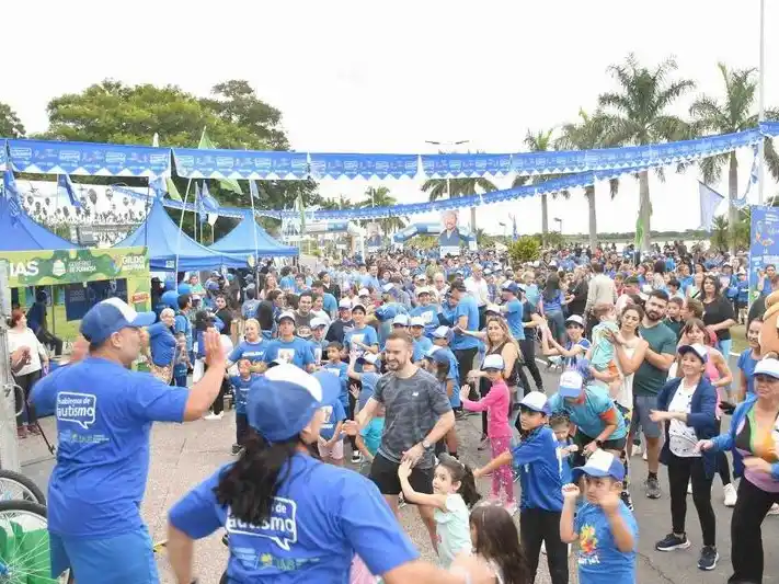 La Maratón Azul por la toma de conciencia
sobre el autismo logró una enorme asistencia